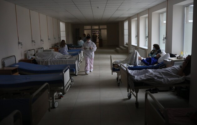 В Киеве коронавирусные больницы заполнены почти на 50%: ситуация продолжает ухудшаться 