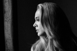 Адель выпустила первую за шесть лет песню
