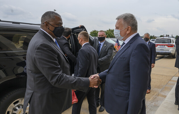 В Украине состоится встреча главы Пентагона с президентом и министром обороны