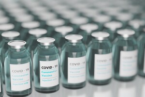 Україна використала половину поставлених вакцин від COVID-19 