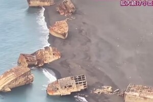 У берегов Японии всплыли затонувшие корабли