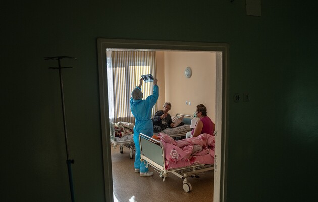 В Украине за сутки выписали больше пациентов с ковидом, чем госпитализировали