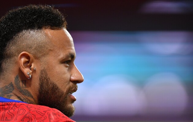  Фанати кидали з трибун сторонні предмети