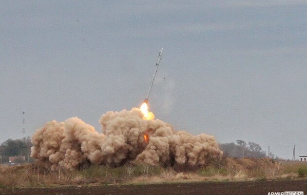 Міноборони показало відео випробувань ракетної системи залпового вогню 