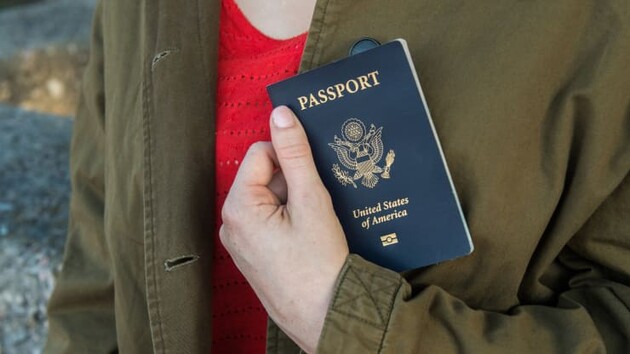 В США выдали первый паспорт Х-гендерному человеку