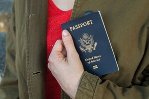 В США выдали первый паспорт Х-гендерному человеку