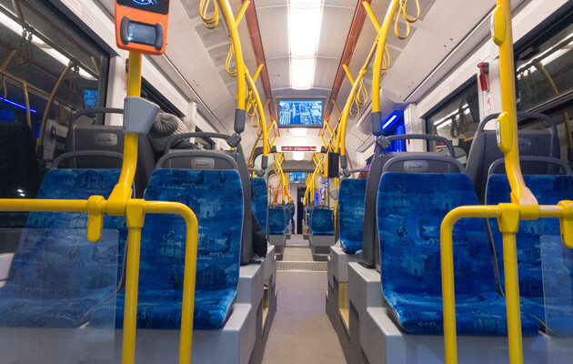 С 1 ноября общественным транспортом в Киеве смогут пользоваться не все