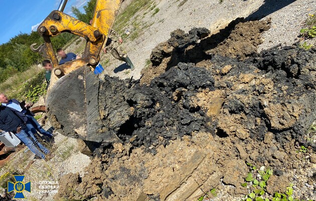 Опасные отходы из цистерн нефтепровода «Самара – Западное направление» тайно «закапывали» в грунт на Закарпатье