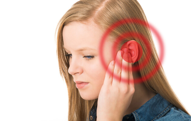 COVID-19 може інфікувати внутрішнє вухо та спричинити проблеми з рівновагою – дослідження