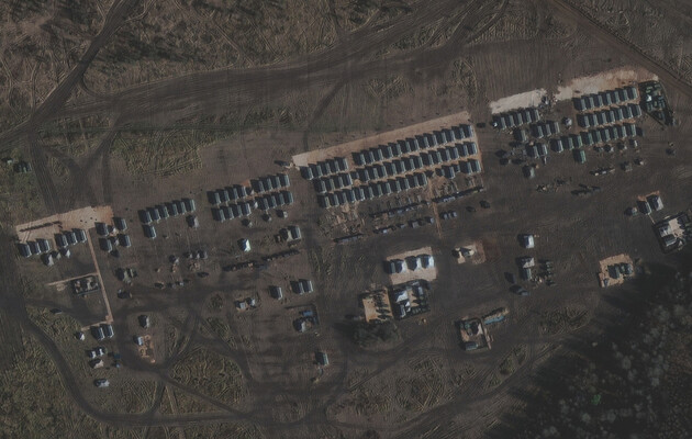 Politico опублікувало супутникові знімки російських військ біля кордонів України