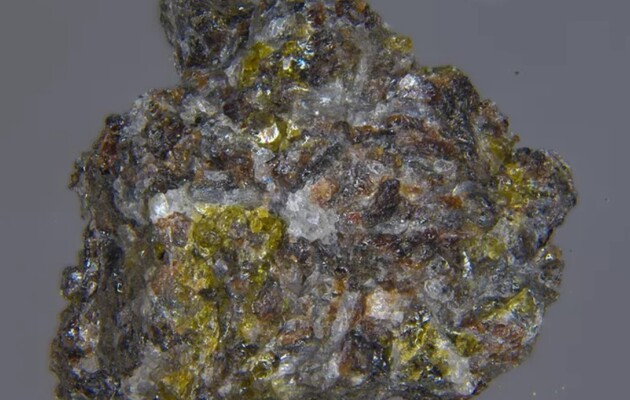 Зразок місячної породи, зібраний станцією "Чан'є-5"