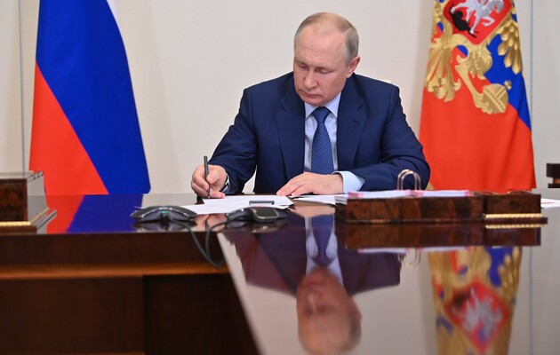 Політика Путіна завела Росію в глухий кут — Bloomberg