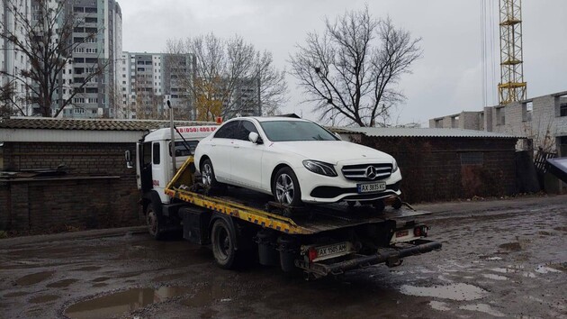 Харківська виконавча служба конфіскувала автомобіль у громадянина Нігерії через несплачені штрафи ПДР