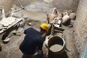 На розкопках вілли І століття біля Помпеїв археологи знайшли кімнату рабів