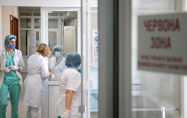 В Украине сократилось количество госпитализаций и заболеваний COVID-19 – Минздрав