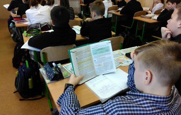 У Львівській області  школярі та студенти з наступного тижня навчатимуться очно