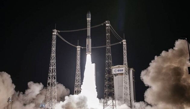 Ракета-носій Vega успішно вивела на орбіту три супутники