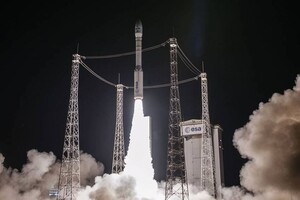 Ракета-носій Vega успішно вивела на орбіту три супутники