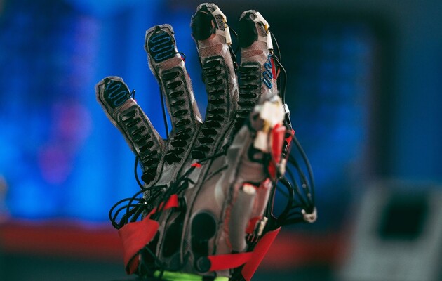 Перчатка позволит ощутить прикосновение к объектам виртуальной реальности