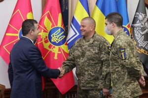 Украина будет продолжать наращивать тактику боевого применения Bayraktar TB2 — Главнокомандующий ВСУ