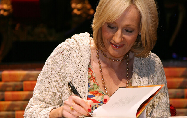 Джоан Роулинг заявила, что получает угрозы убийством