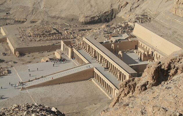 Під храмом Хатшепсут знайшли сотні артефактів