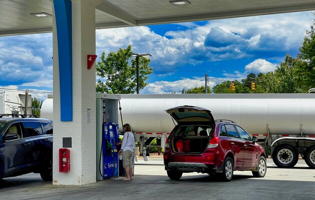 Для стабілізації цін на паливо США випустять на ринок 50 млн барелів нафти зі стратегічного резерву