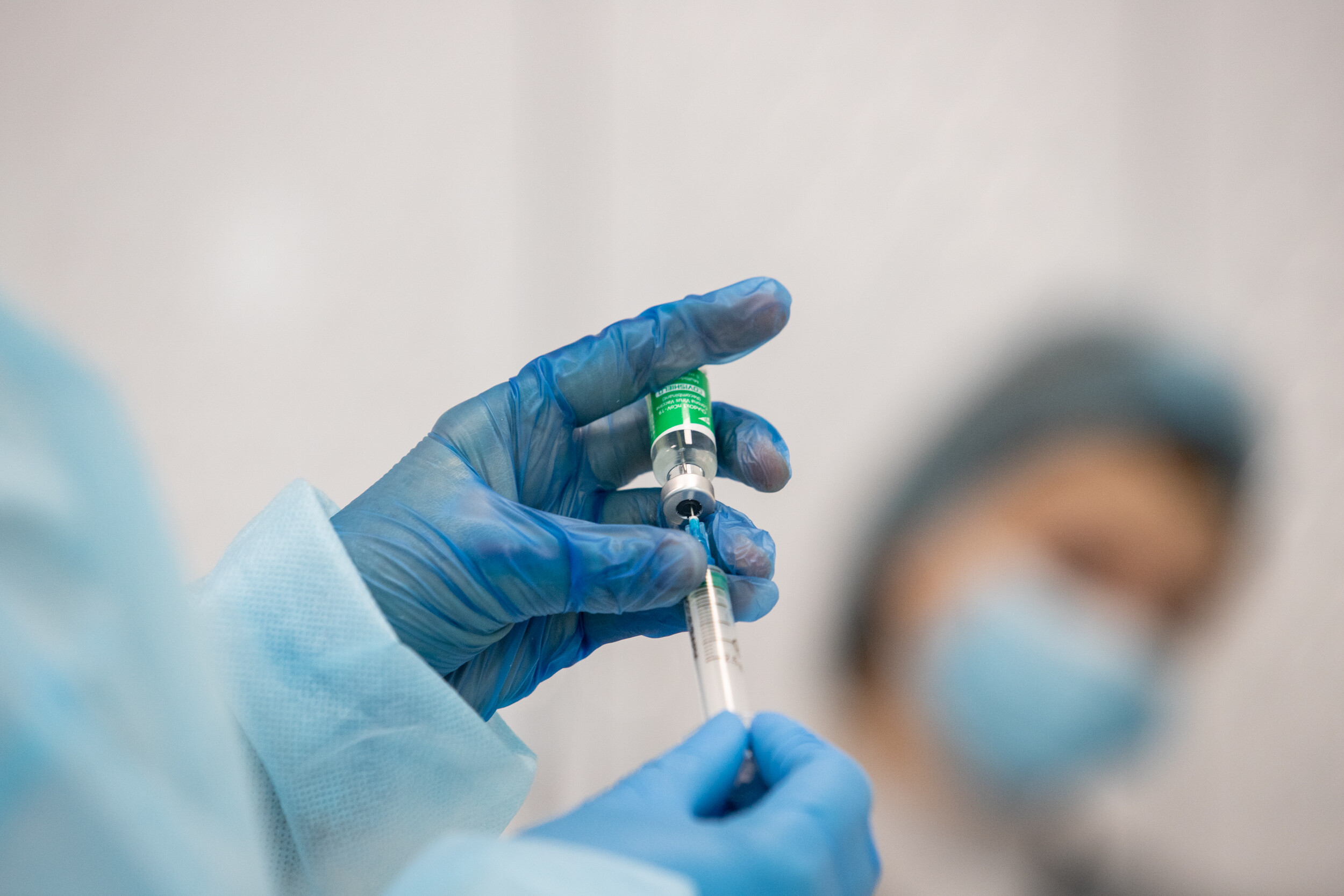 Вакцины от гриппа для медиков доставили в области Украины