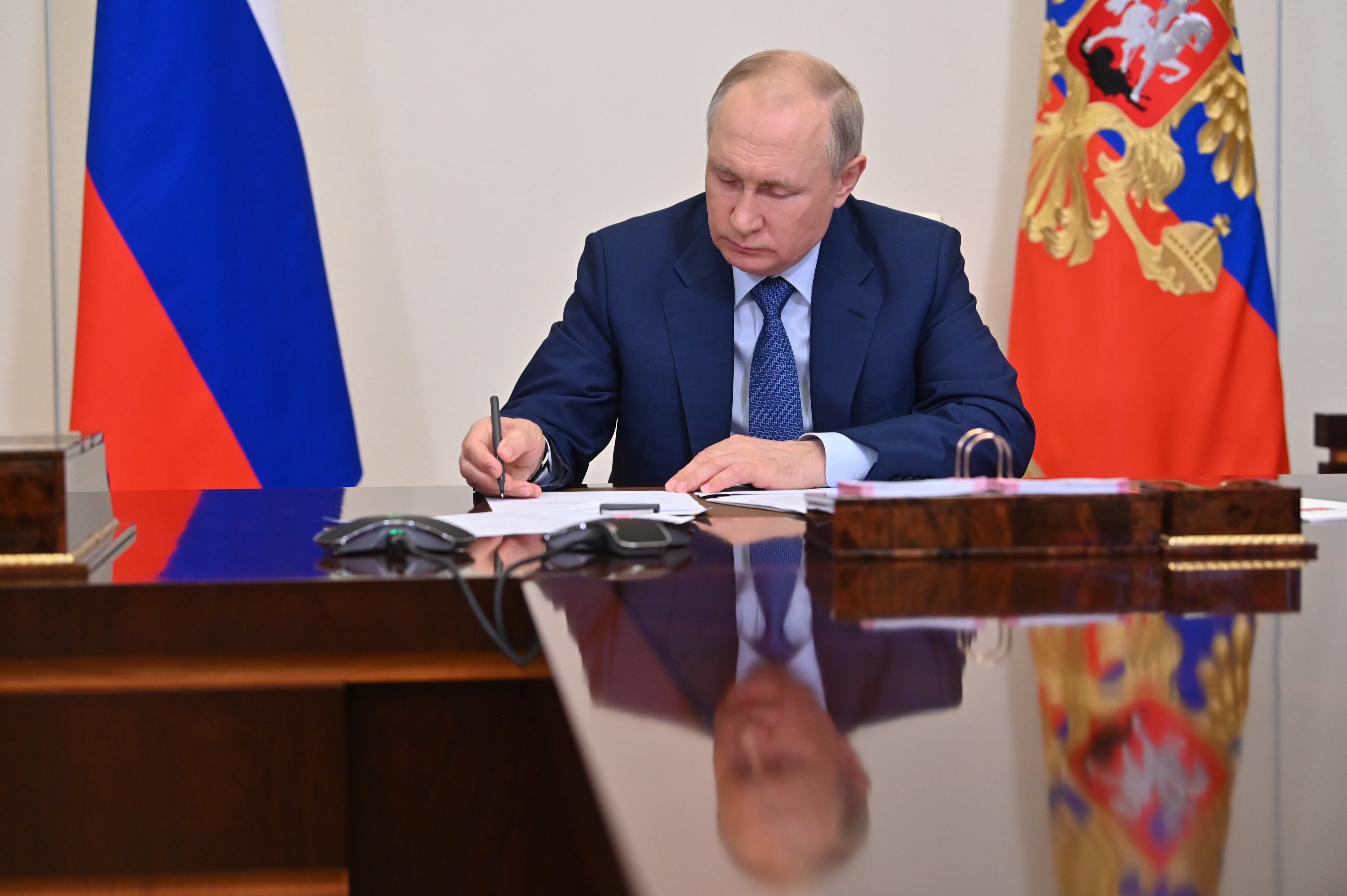 Євросоюз закликав Кремль скасувати указ про гуманітарну підтримку Донбасу