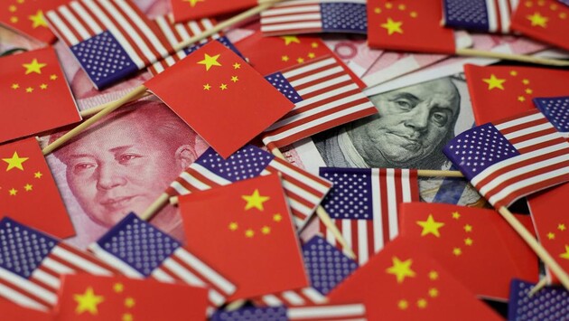 США пошли на обострение торговой войны с Китаем, добавив десятки компаний в черный список