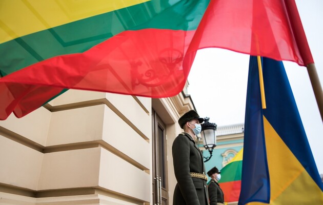 Литва рассматривает вариант международного суда над Лукашенко
