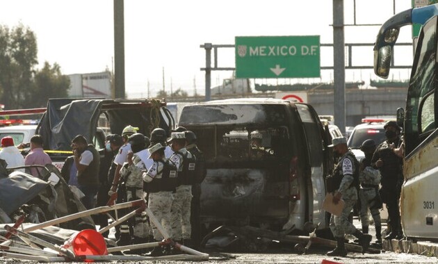 В результате крушения автобуса в Мексике погибли 19 человек 