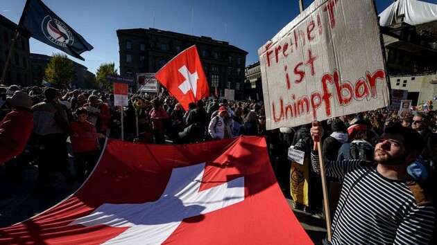 Швейцарія проведе референдум щодо відміни COVID-сертифікатів