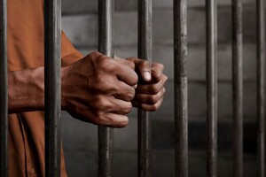 Подозреваемый в пытках пленных в тюрьме 