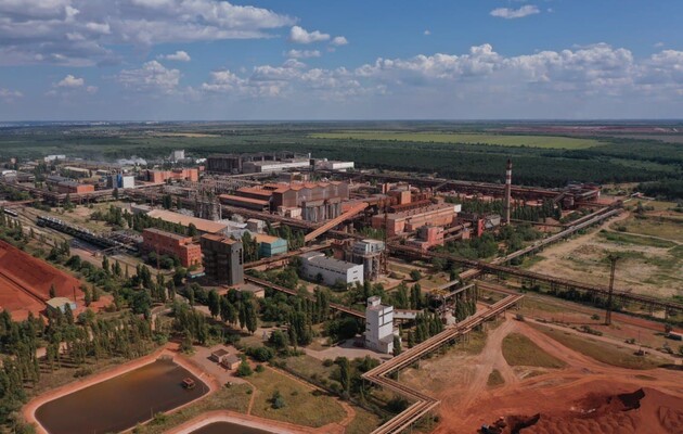 Николаевский глиноземный завод получает из госбюджета в пять раз больше компенсации НДС, чем платит налогов в общем