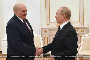 Лукашенко бреше, що українські військові просили Росію 