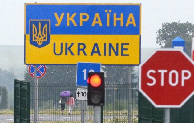 Украина ограничит въезд иностранцев из-за коронавируса «Омикрон»