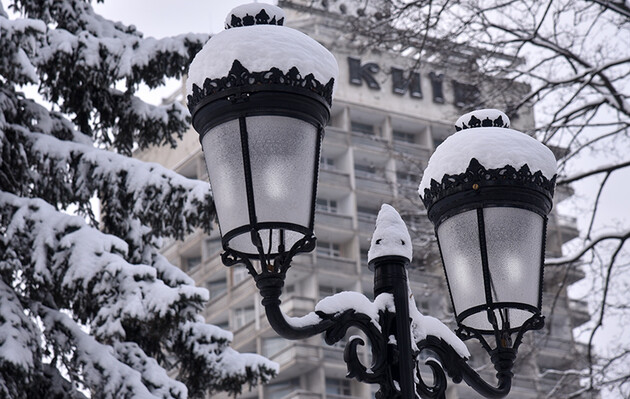 В Україні очікується мокрий сніг, дощ та ожеледиця