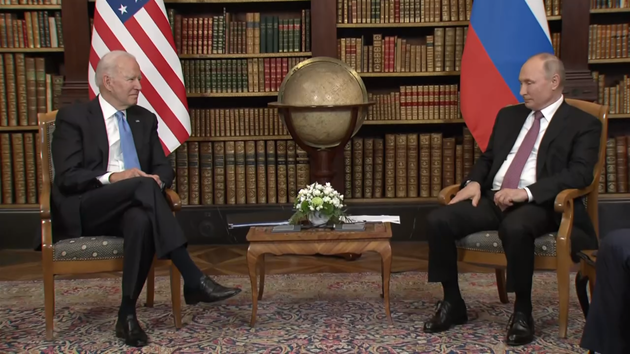 Американские сенаторы призывают Байдена быть четким и сильным в разговоре с Путиным
