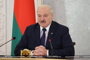 Лукашенко став на бік Путіна та пообіцяв Україні 