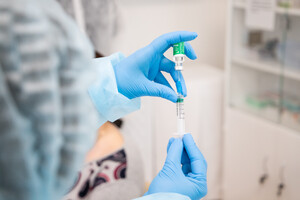 В Австрии за отказ от вакцинации против коронавируса будут штрафовать на 600 евро каждые три месяца