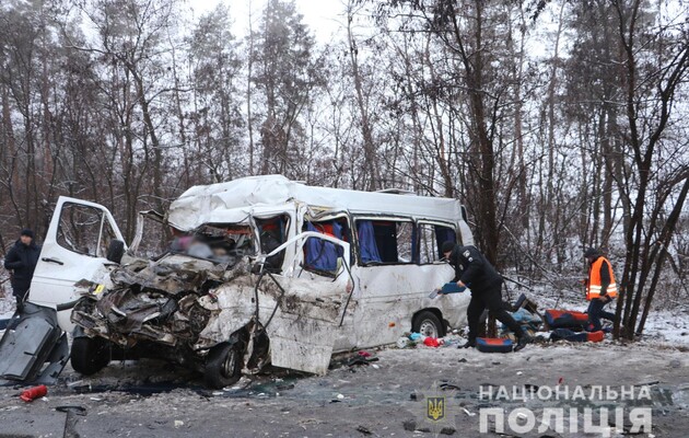 У Чернігівській області оголосили жалобу за загиблими у масштабній ДТП