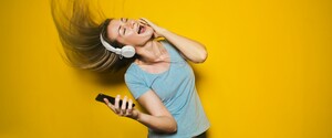 Хиты TikTok - 2021: соцсеть назвала самые популярные песни за год