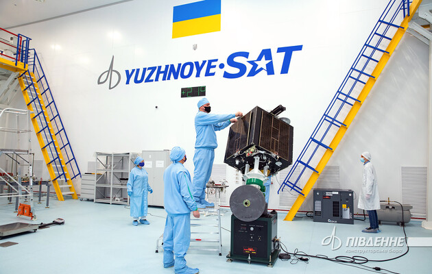 Украинский спутник «СІЧ-2-30» отправили в США на самолёте