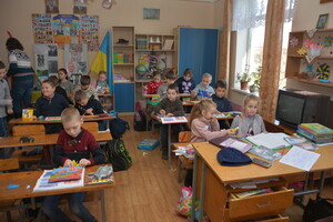 «Не возвращайся в этот ад, дитя»: где и почему в Украине настоящие проблемы с образованием 