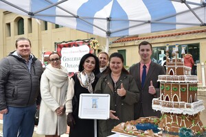 Пряничный домик от украинского посольства победил в конкурсе дипмиссий в США