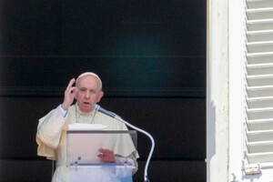 Папа Римский пожелал Украине мира