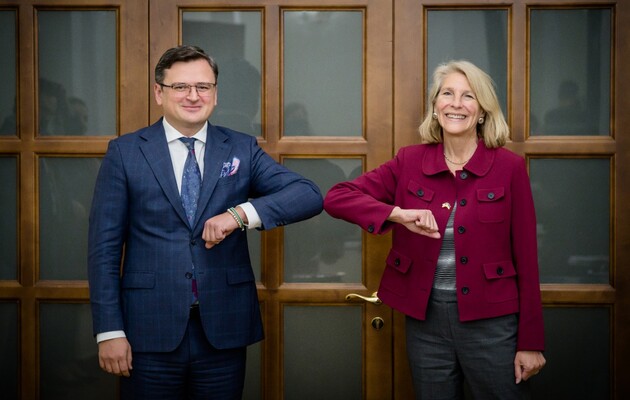 Помощница госсекретаря США Карен Донфрид скоординировала позиции Украины и США перед визитом в Москву