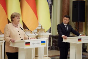 Постачання зброї в Україну блокувала особисто Меркель — Bild