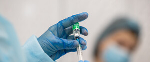 В Италии ввели обязательную вакцинацию от COVID-19 для ряда профессий: невакцинированным грозит штраф
